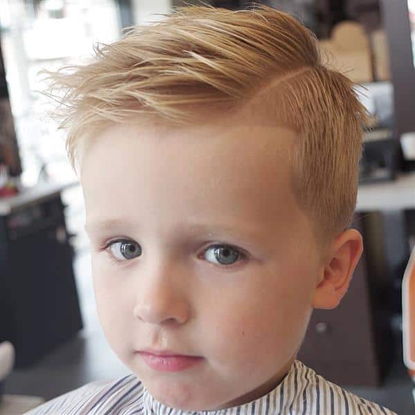 corte de cabelo para menino com cabelo liso