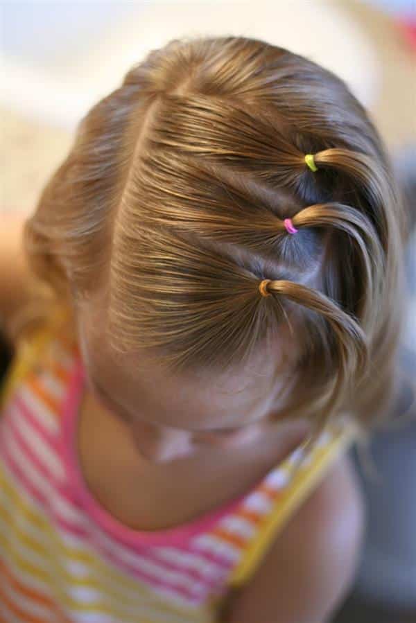 Penteados Infantis 2020: fotos, tutoriais, dicas  Penteados infantis,  Penteado para daminhas, Penteado infantil simples